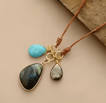 Collier Éclat Bohème – Labradorite, Amazonite & Pyrite