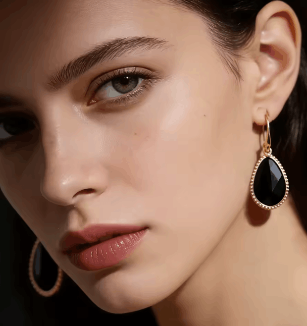 Boucles d’Oreilles Pendantes en Pierre Naturelle – Quartz ou Onyx Noir