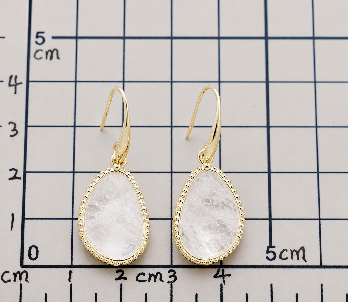 Boucles d’Oreilles Pendantes en Pierre Naturelle – Quartz ou Onyx Noir