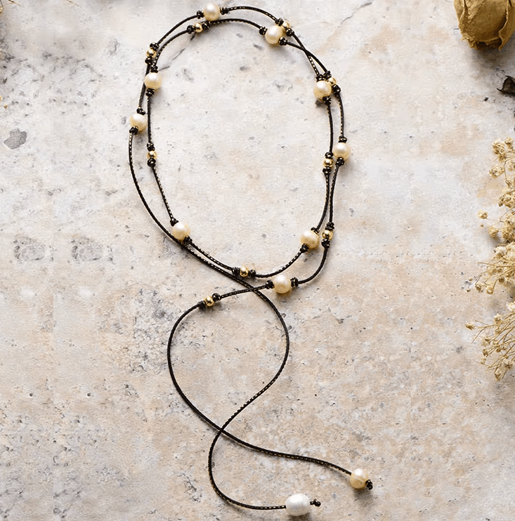 Collier-Bracelet  Bohème Long en Perles Noires & Cordon– Style Chapelet